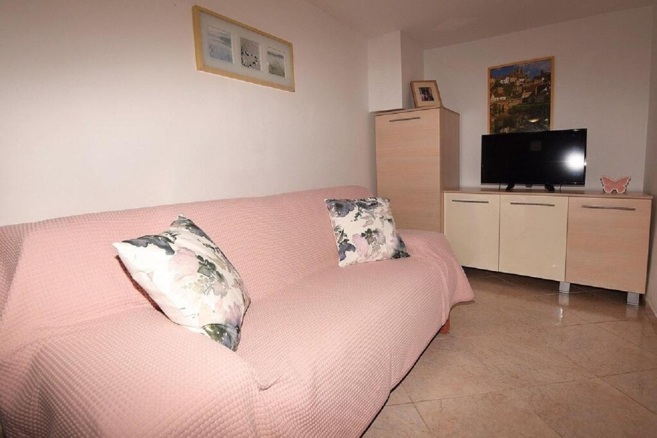 Apartmani Sole Pjescana Uvala Exterior photo