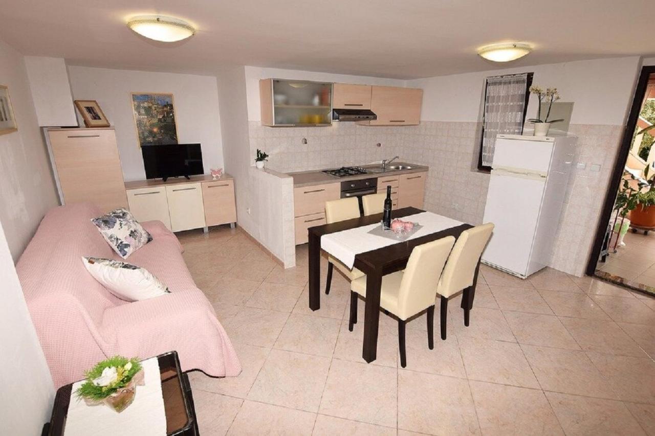 Apartmani Sole Pjescana Uvala Exterior photo