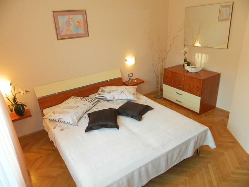 Apartmani Sole Pjescana Uvala Exterior photo